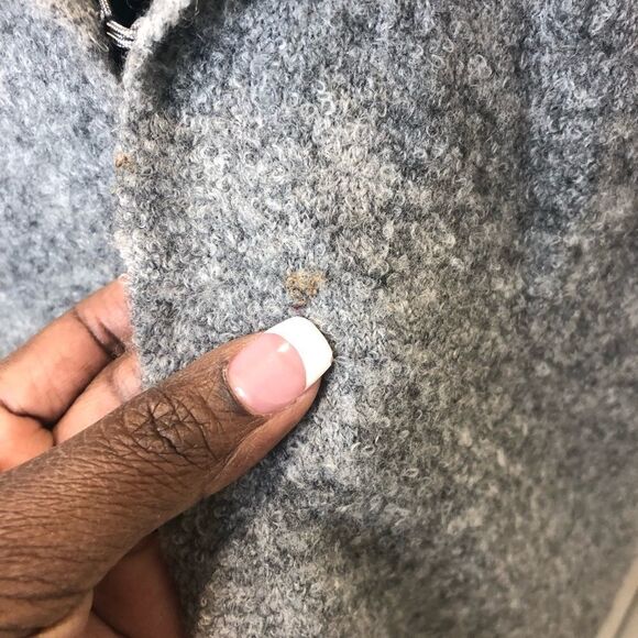 Chico’s gray short sleeve sweater jacket with faux fur collar, size2 M/L - Picture 6 of 10